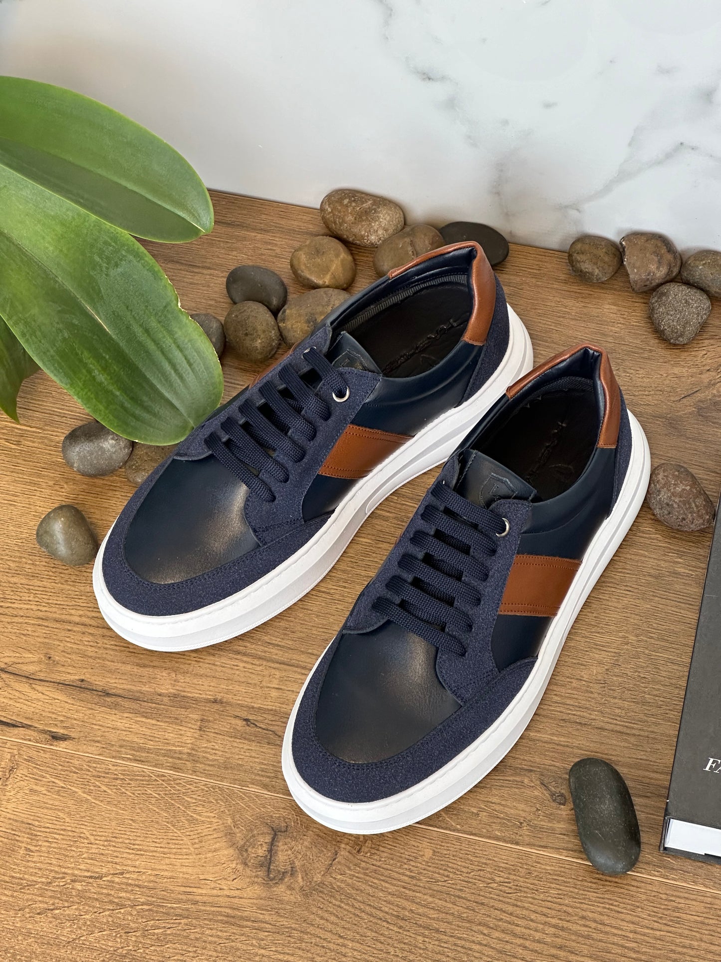 Casual Shoes - Navy/Havan/White